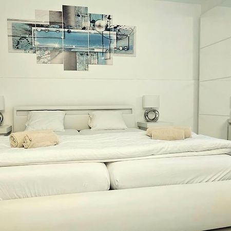 Idyllische Ferienwohnung In Bissone Buitenkant foto