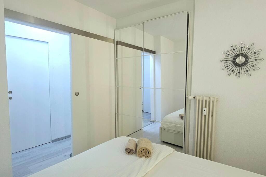Idyllische Ferienwohnung In Bissone Buitenkant foto